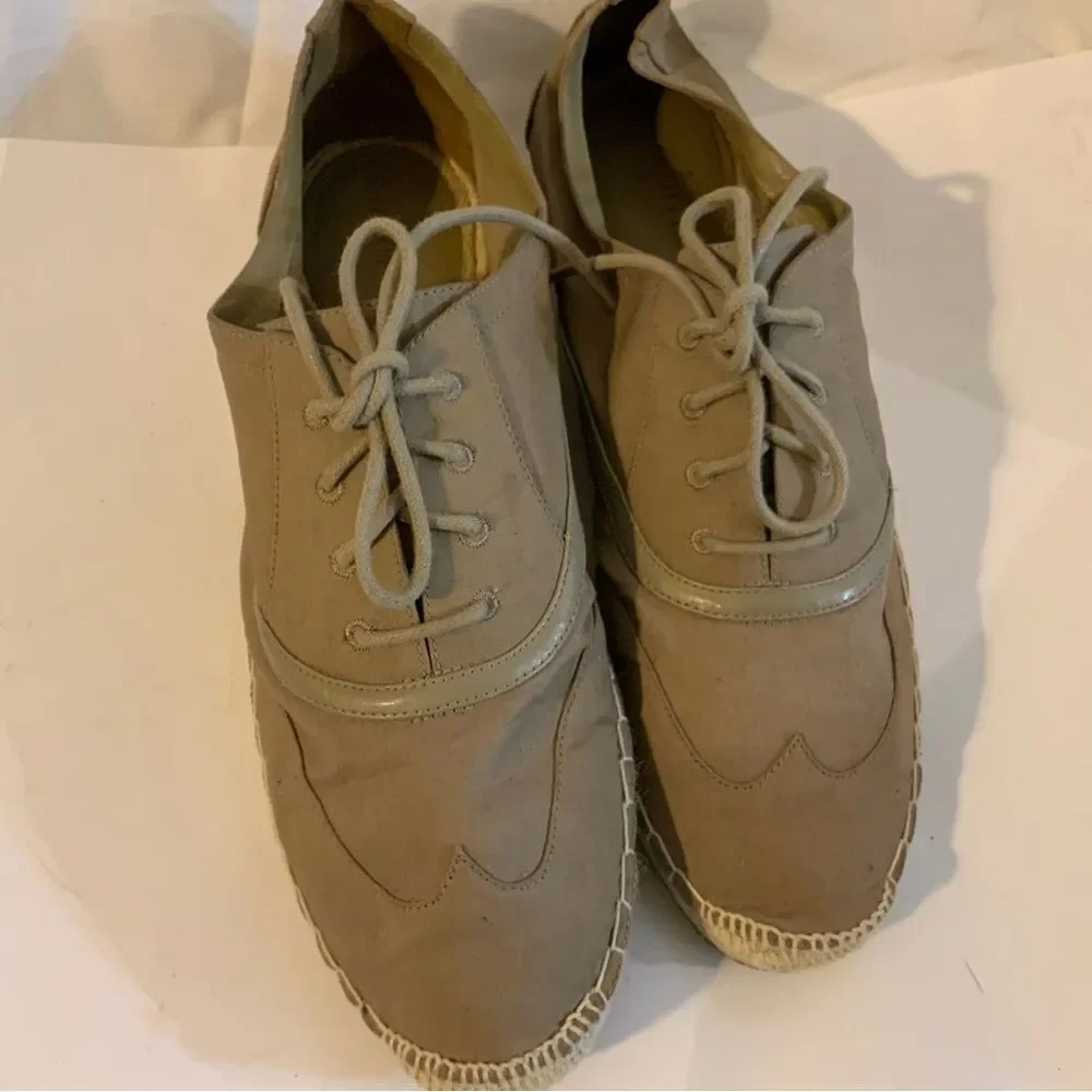 Nice cloth shoes by Cole Haan in size 8.5B lace up